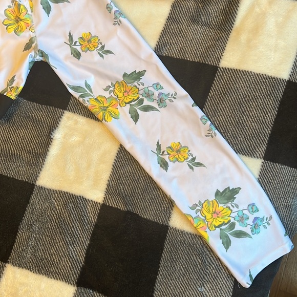 Justice Floral Cropped Rashguard with Cutout. Size L (12/14) - Picture 7 of 12